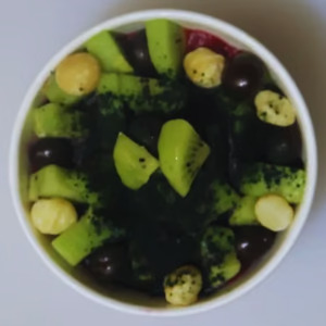 Bonsai acai bowl